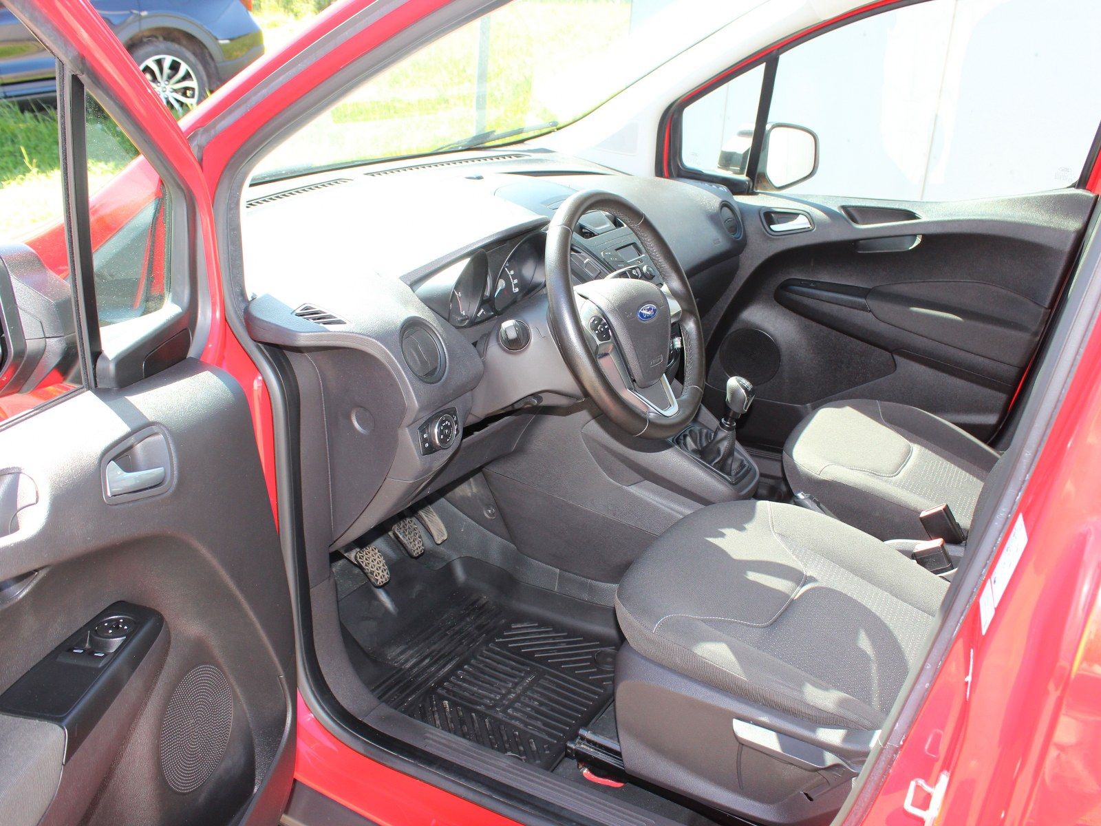 Fahrzeugabbildung Ford Transit Courier Trend 1,5 TDCi