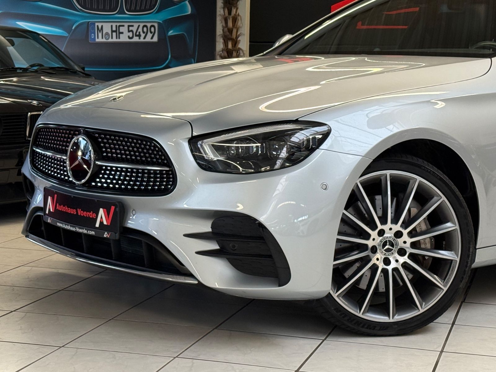 Mercedes-Benz E 350 4Matic AMG-PAKET*PANO*MOPF*LEDER*HEAD-UP imagem 3