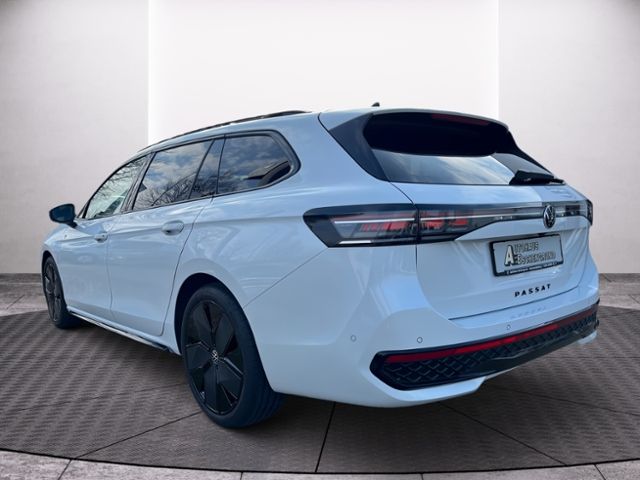 Fahrzeugabbildung Volkswagen Passat Variant 2.0 TDI DSG R-Line AHK NAV HARMAN