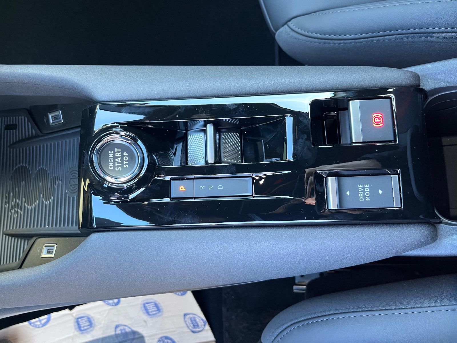 Fahrzeugabbildung Alfa Romeo Junior Ibrida 1.2 VGT 48V-Hybrid 107 kW Ti