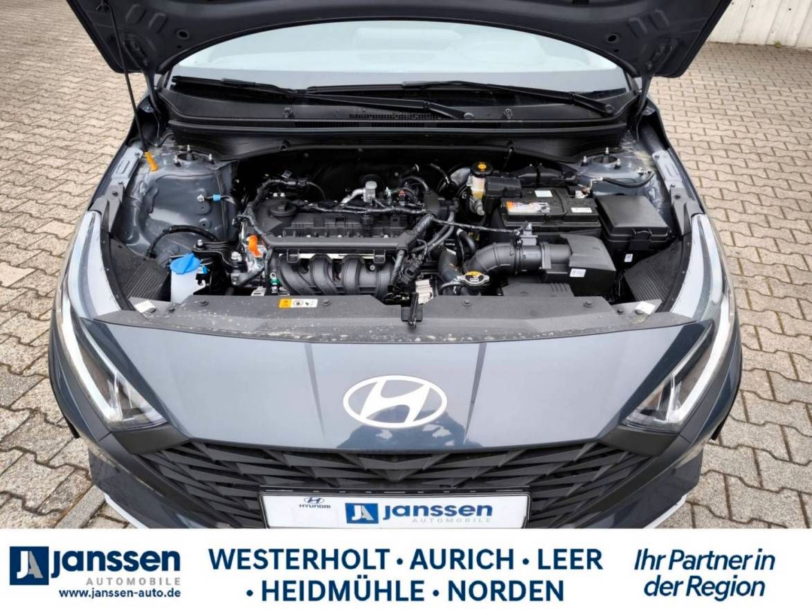 Fahrzeugabbildung Hyundai i20 Select Funktionspaket PDC Navi Rückfahrkamer