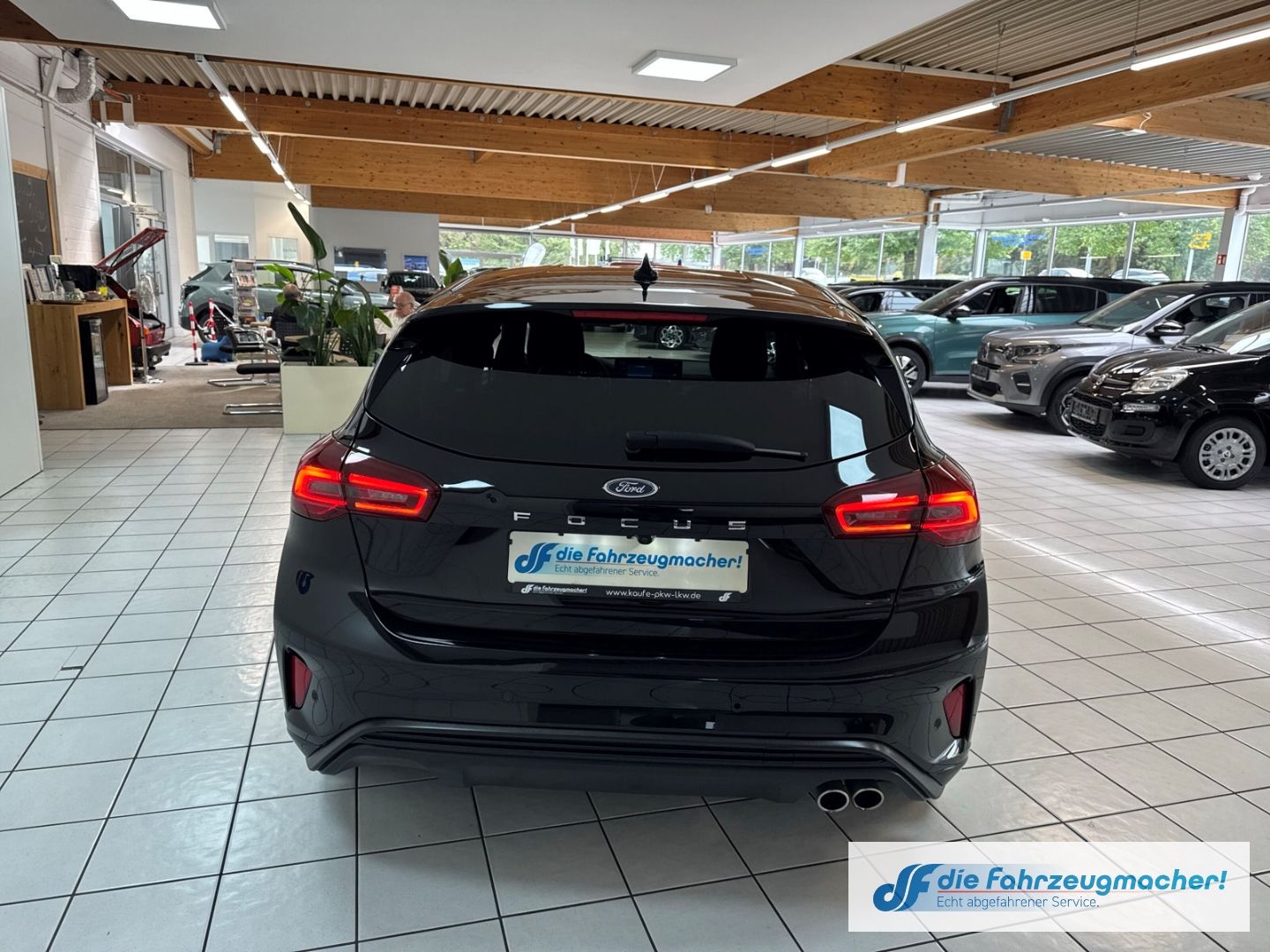 Fahrzeugabbildung Ford Focus ST-Line Navi LED ACC Apple CarPlay Android