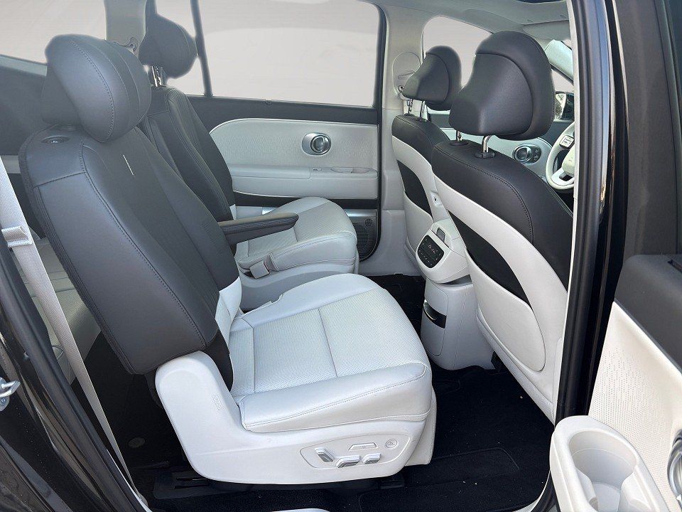 Fahrzeugabbildung Hyundai IONIQ 9 6-Sitzer (MY26) 110 kWh (307 PS) 4WD UNI