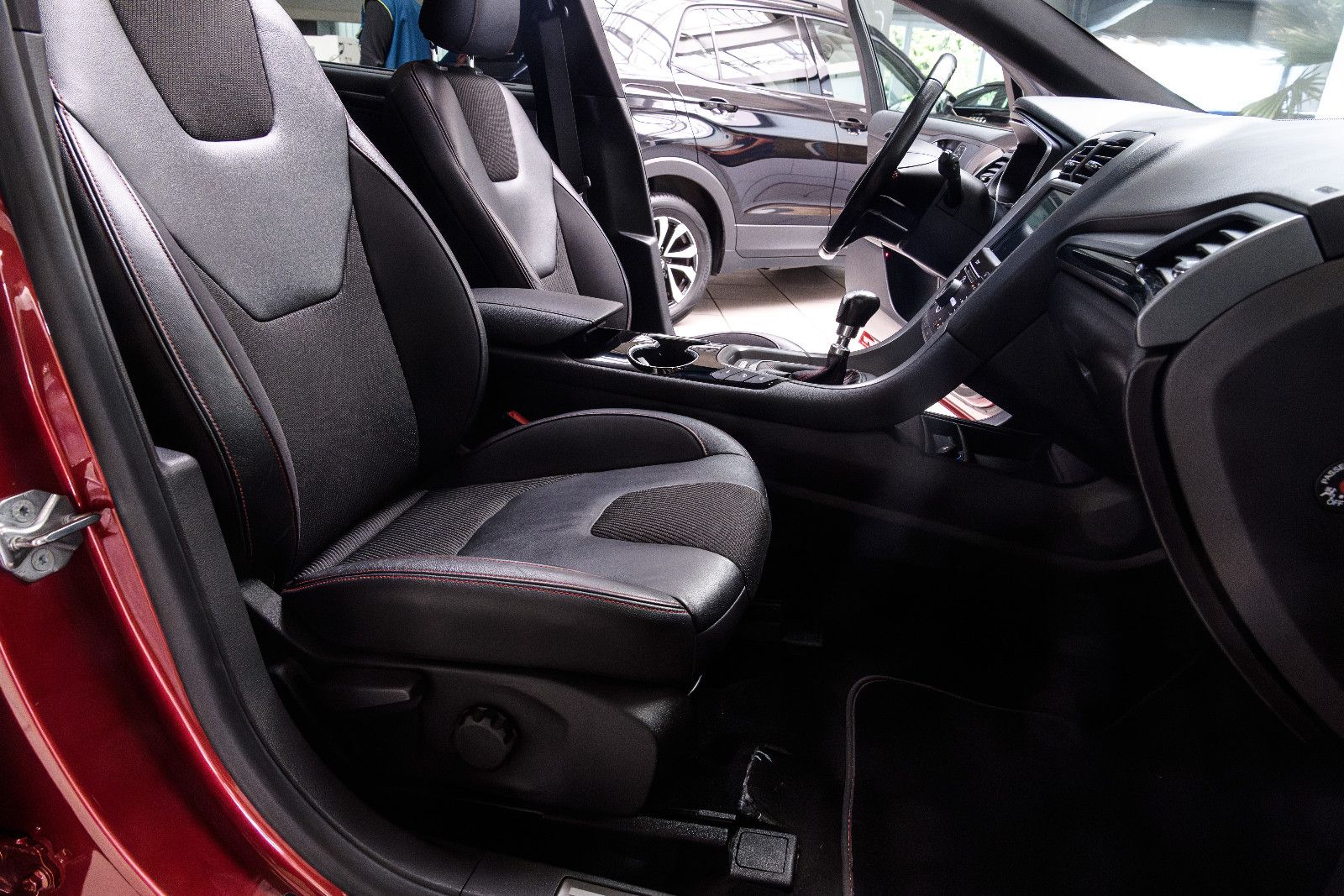 Fahrzeugabbildung Ford Mondeo Turnier ST-Line+PANO+LED+GJR+ACC+SHZ+MEMO