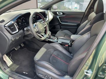 Kia ProCeed 1.6T DCT7 GT Navi Memory Kamera Glasdach