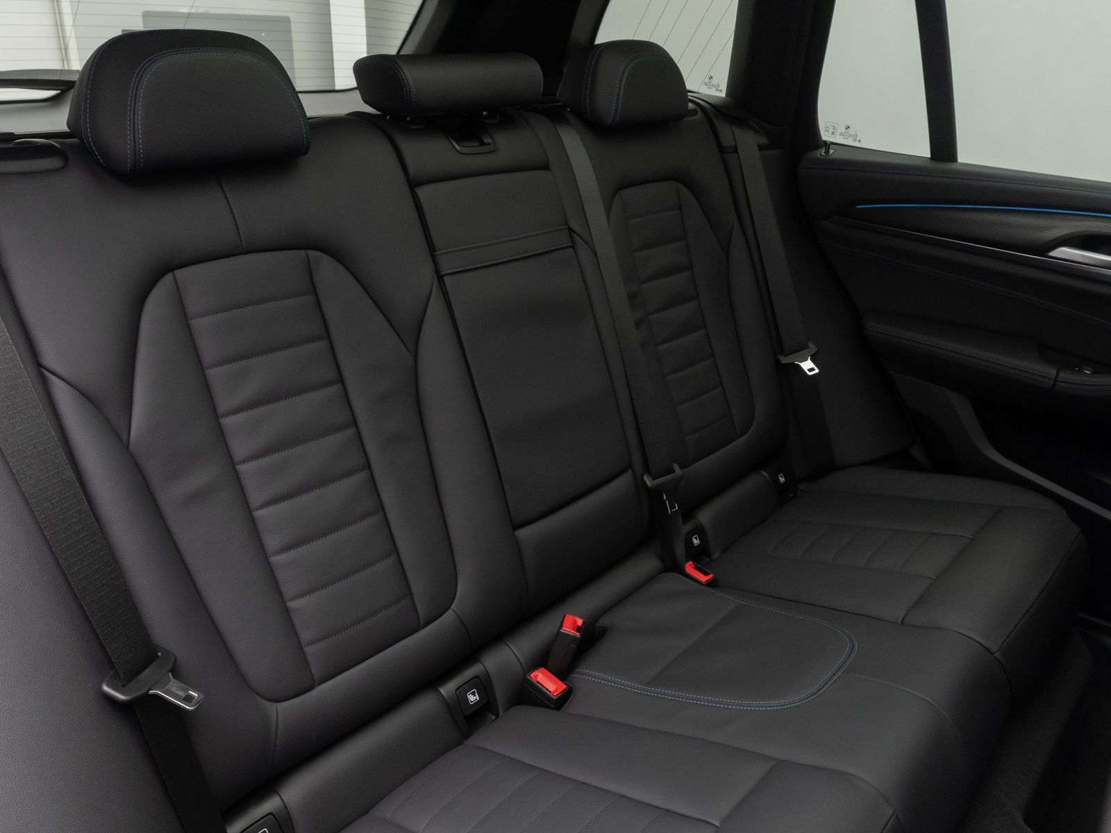 Fahrzeugabbildung BMW iX3 Impressive ACC 360°HUD AHK DAB Panorama H/K