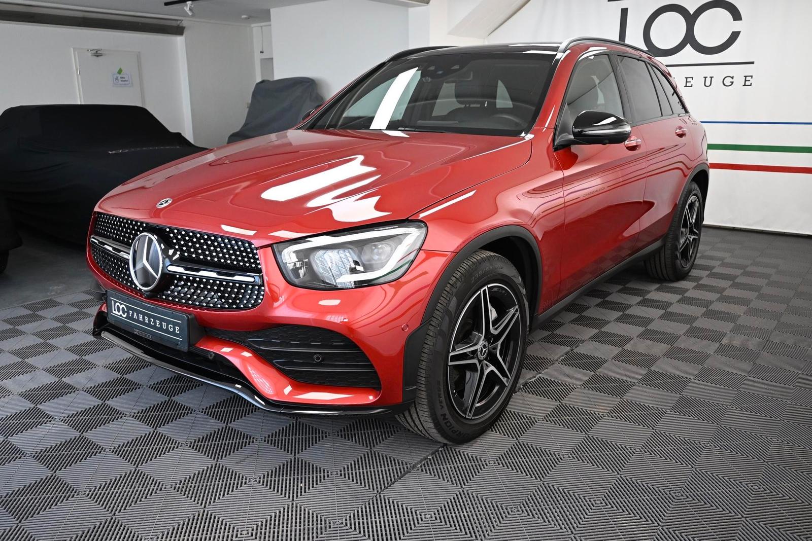 Mercedes-Benz GLC 300 4Matic AMG Line Night-Paket *PANORAMA*