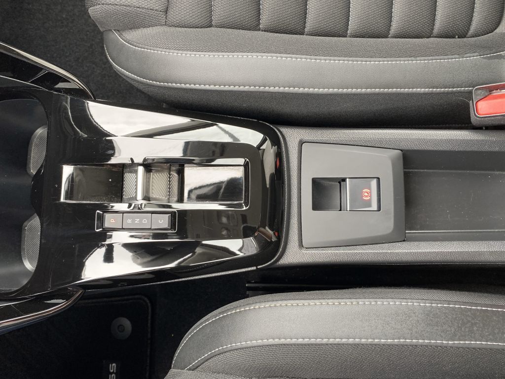 Fahrzeugabbildung Citroën e-C3 Aircross MAX *11 kW*Winter-Pak*Cam*Navi*
