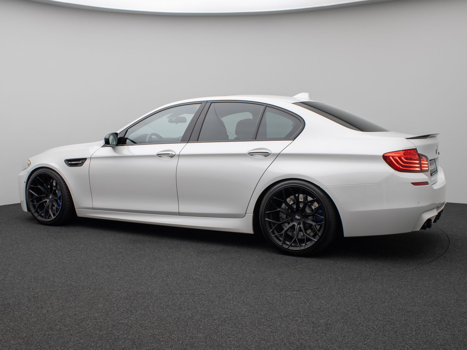 Fahrzeugabbildung BMW M5 Competition Edition 1/200 360°HUD B&O SoftCl