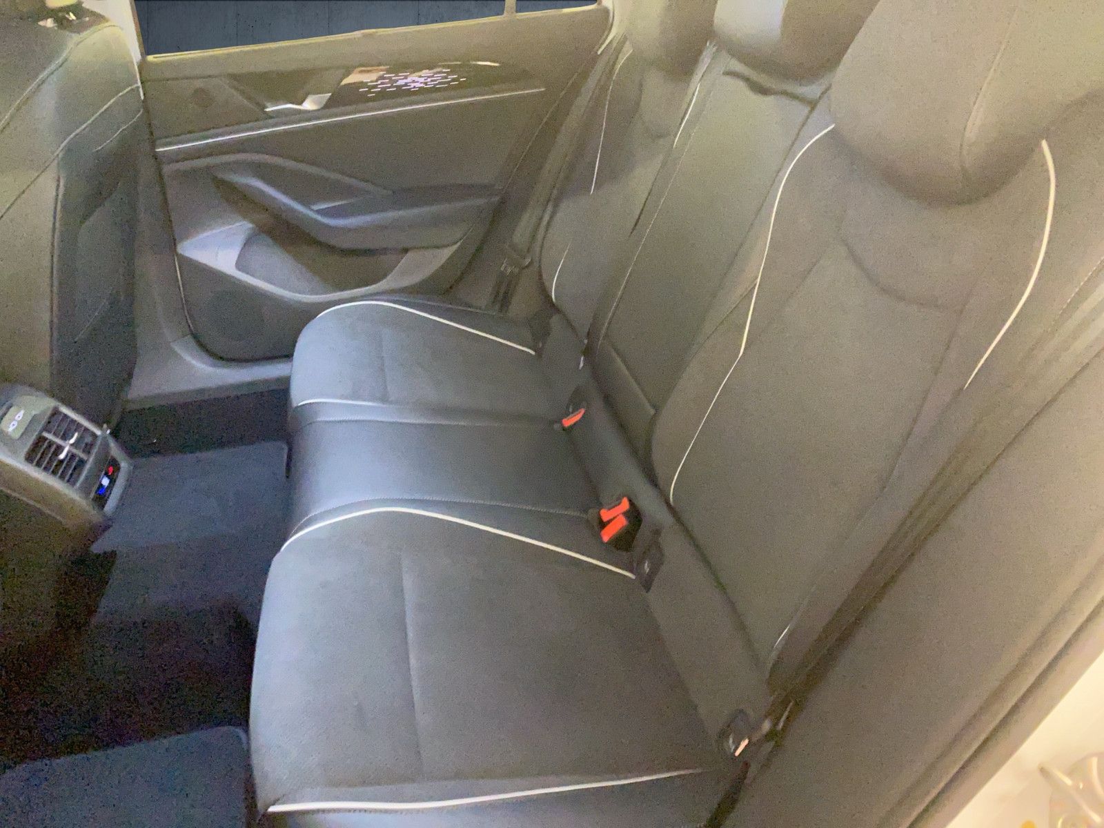 Volkswagen Passat Variant - Bild 18