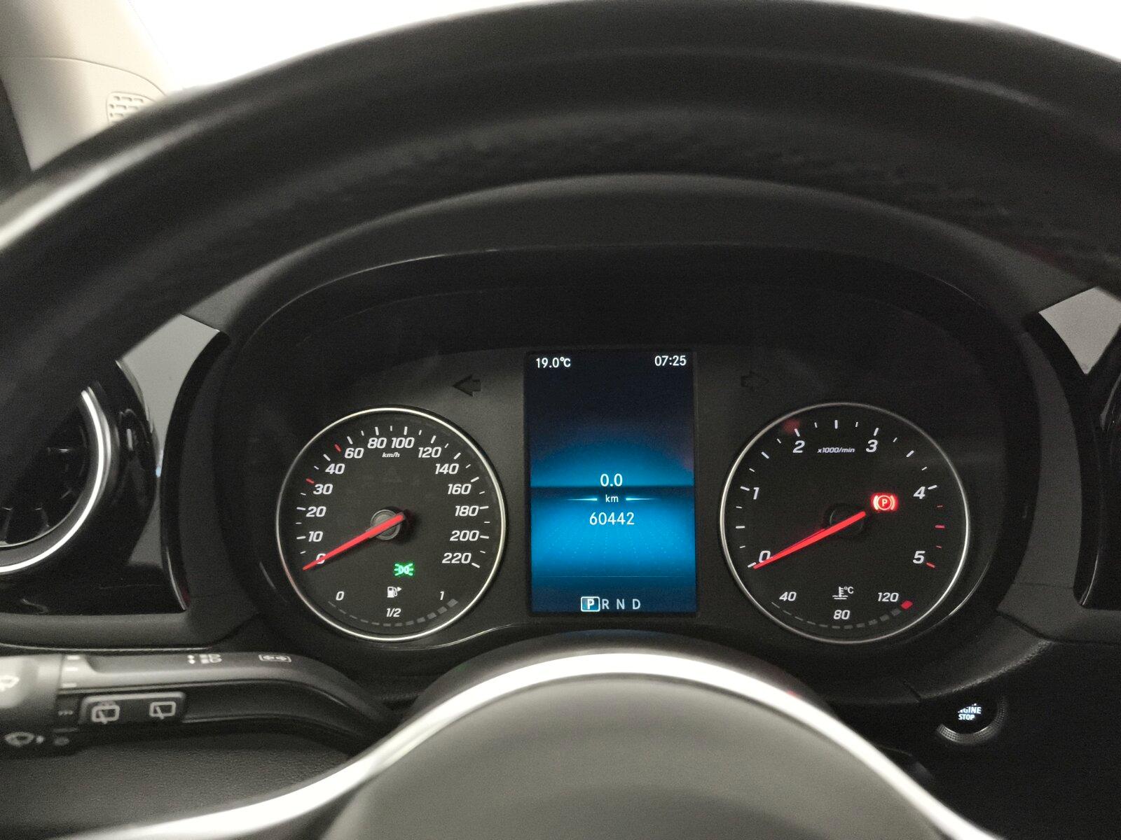 Mercedes-Benz T 180 d PROGRESSIVE 7G Navi Klima Kamera LED AHK