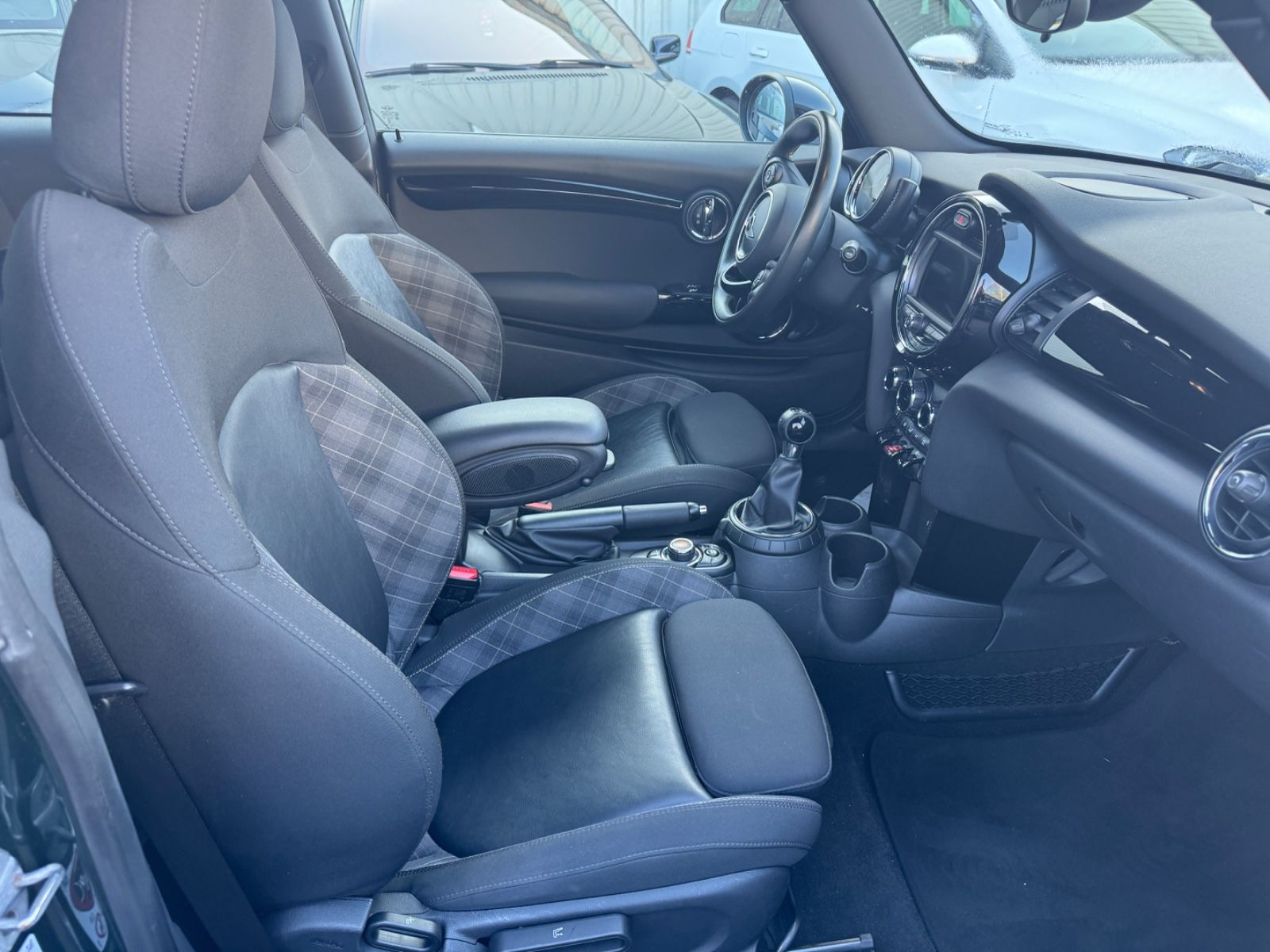 Fahrzeugabbildung MINI Cooper Xenon+Navi+LED+Bluetooth