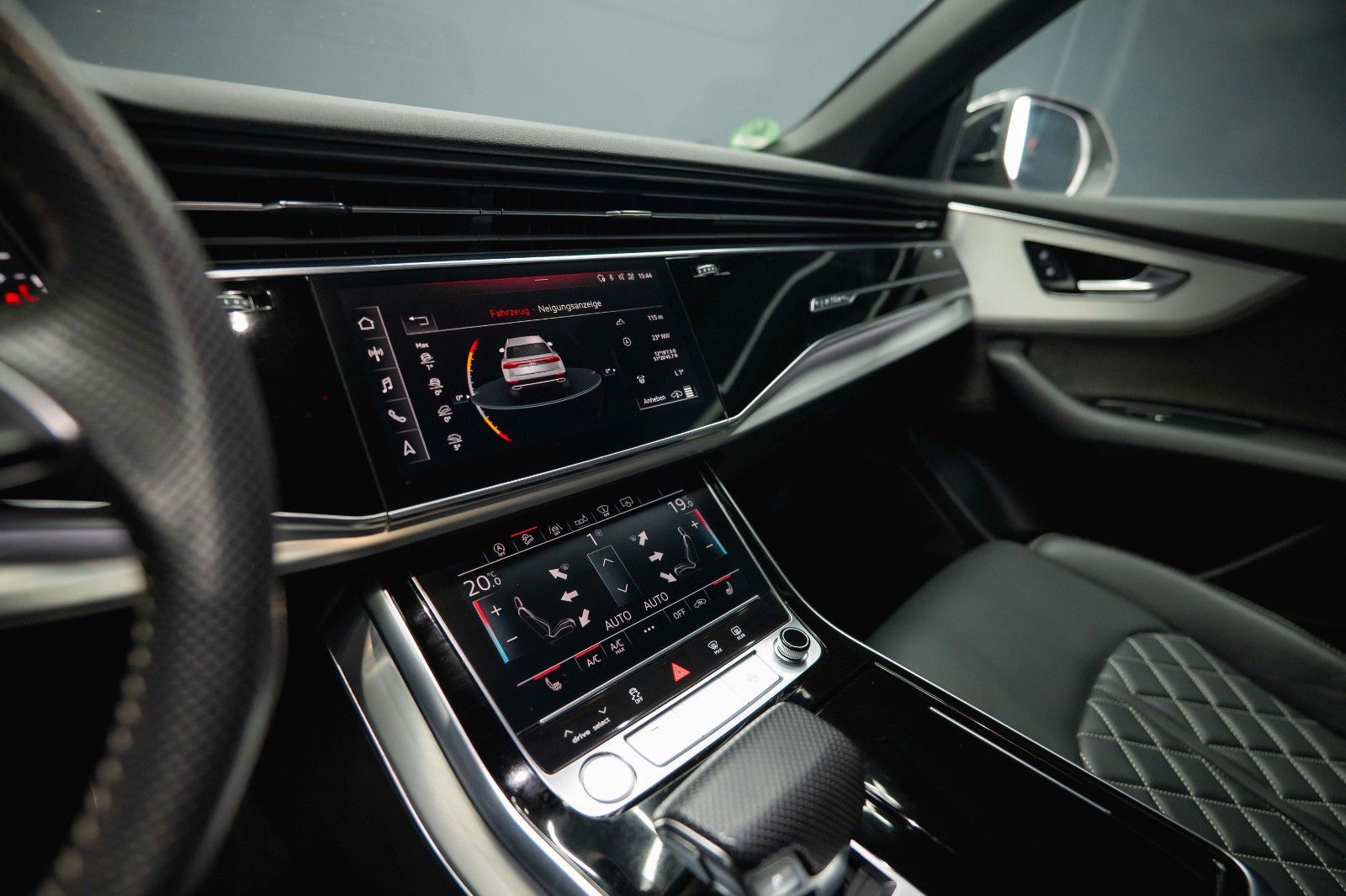 Fahrzeugabbildung Audi Q8 55 TFSI quattro S-Line Plus *ACC*Head Up*22'