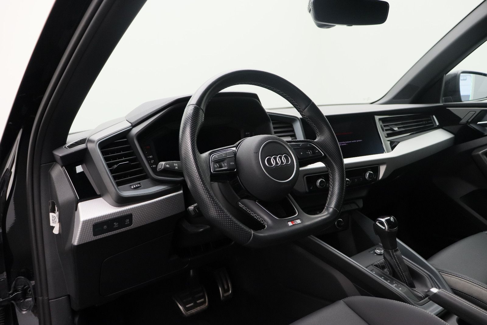 Fahrzeugabbildung Audi A1 Sportback 30 TFSI S line 18"Optik schwarz LED