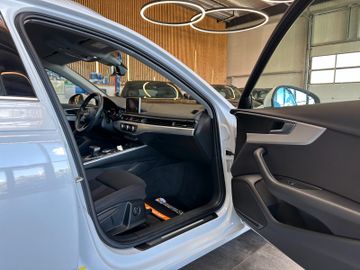 Audi A4 *ACC*AHK*NAVI*CARPLAY*2-ZONEN*SZHZ*LED*