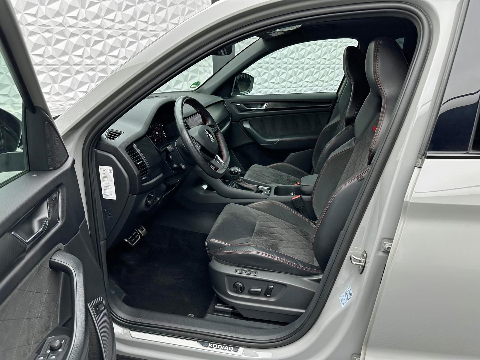 Fahrzeugabbildung SKODA KODIAQ RS TDI 4X4/7-SITZE/PANO/STDHZ/AHK/ACC/360