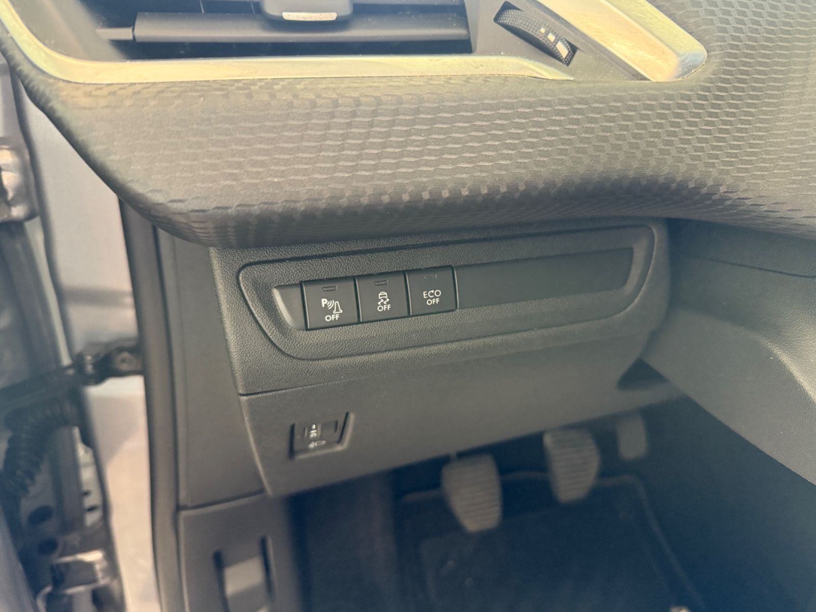 Fahrzeugabbildung Peugeot 2008 Active