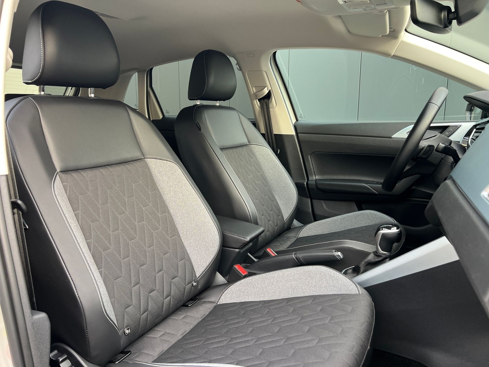 Fahrzeugabbildung Volkswagen Polo GOAL 1.0 TSI DSG *LED, App-Connect, 17'-LM*