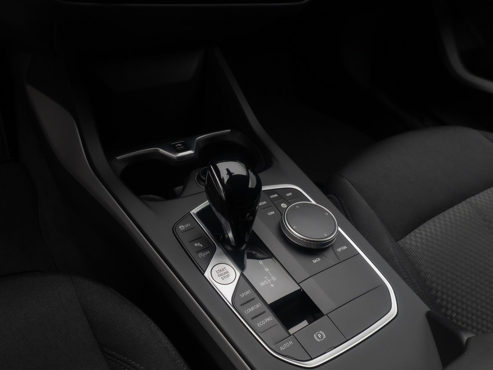 Fahrzeugabbildung BMW 118i GeschwindigReg DAB AHK DriveAs LED CockpitP