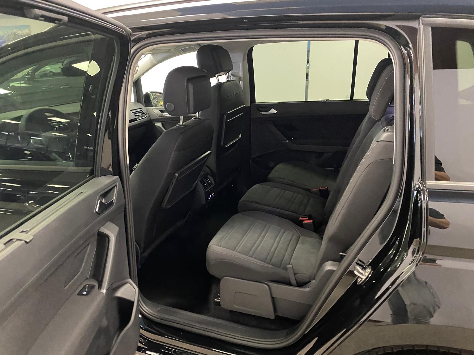 Fahrzeugabbildung Volkswagen Touran 1.5 TSI Comfortline+MATRIX+ACC+TOTWINKEL+