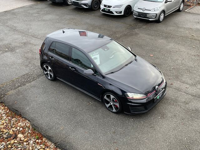 Volkswagen Golf VII  GTI Performance  NAVI XENON SHZ ACC