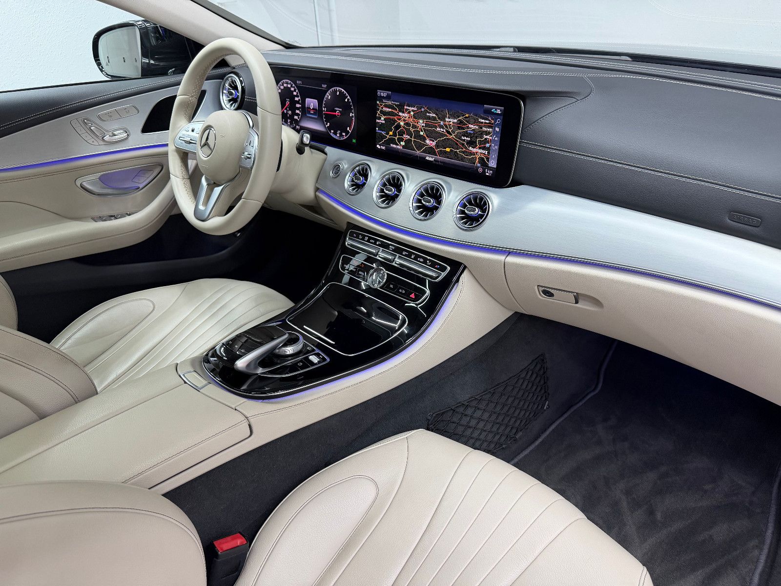 Fahrzeugabbildung Mercedes-Benz CLS 350 d 4Matic AMG-LINE/HuD/eGSD/DISTR+/STHZ