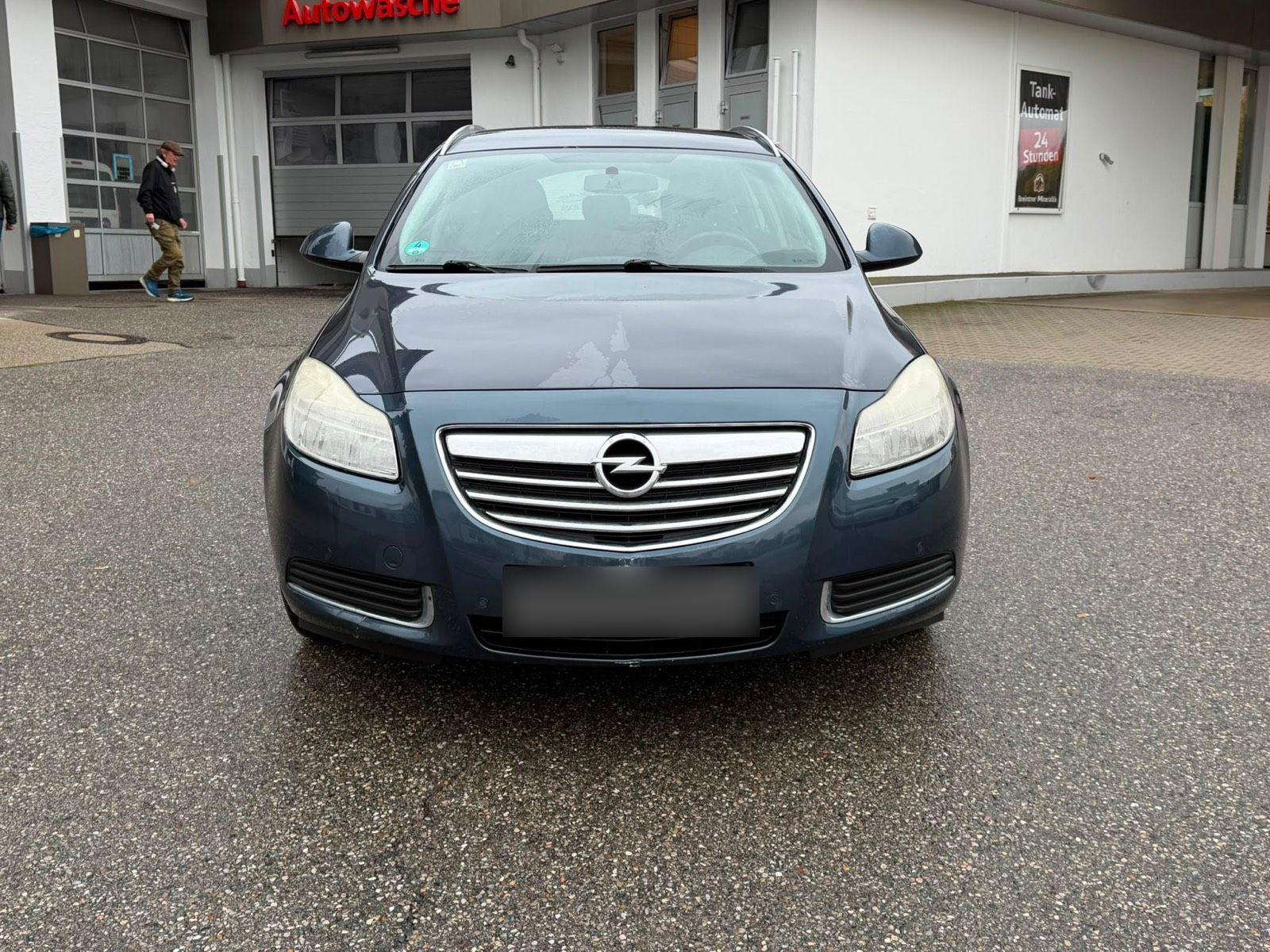 Opel Insignia 2009 — вигляд ззаду