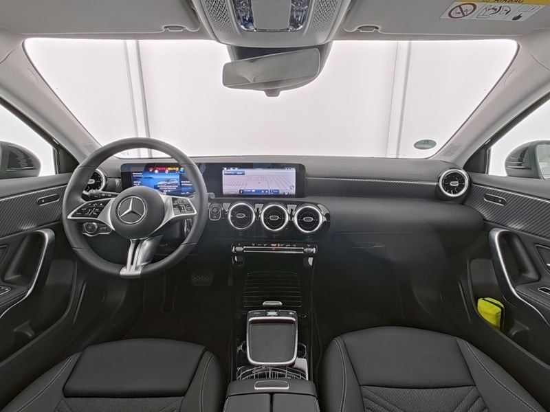 Fahrzeugabbildung Mercedes-Benz A 180 Progressive Adv.*LED*Kamera*CarPlay*MBUX*
