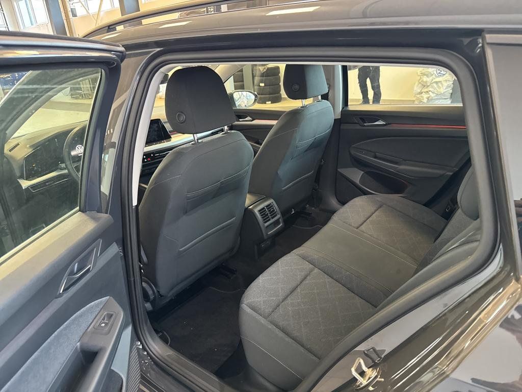 Fahrzeugabbildung Volkswagen Golf Variant Life TDI *Navi*LED*PDC*Sitzhzg*ACC*