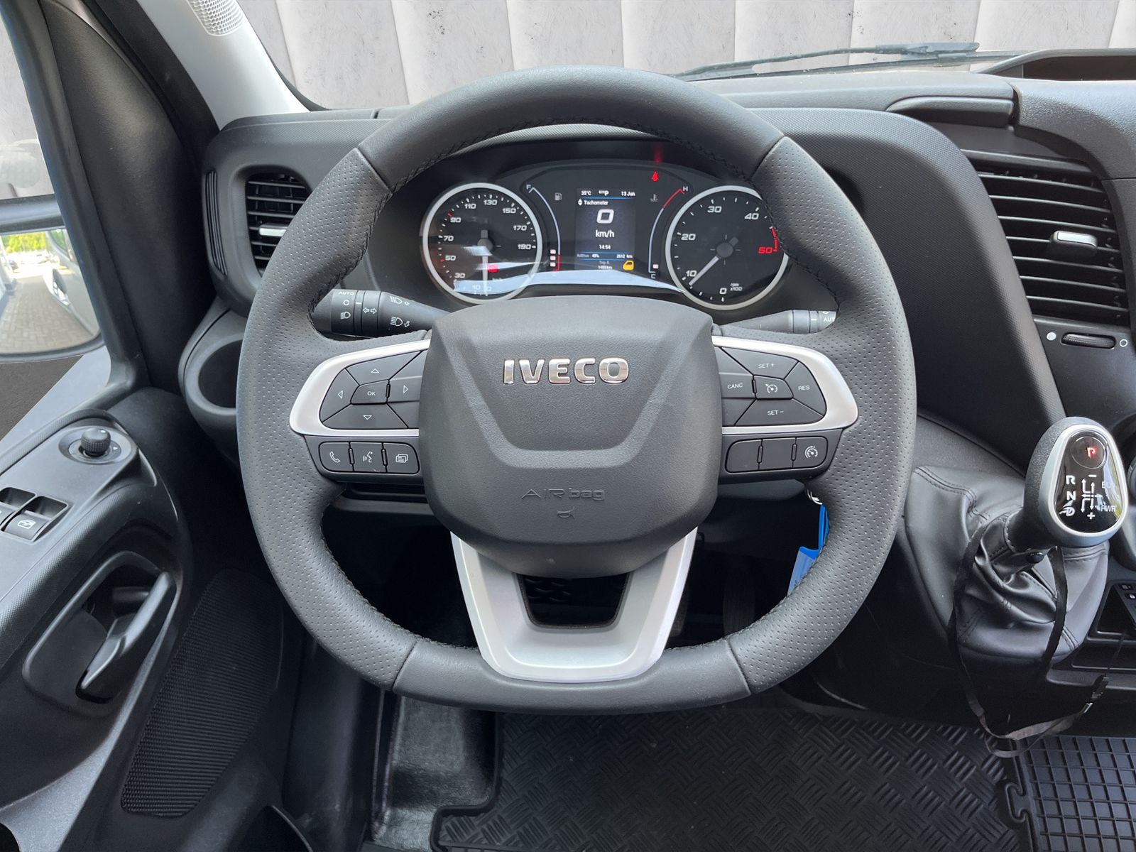 Fahrzeugabbildung Iveco Daily 35C21 210PS*Automatik*AHK*3500KG*Navi*Temp
