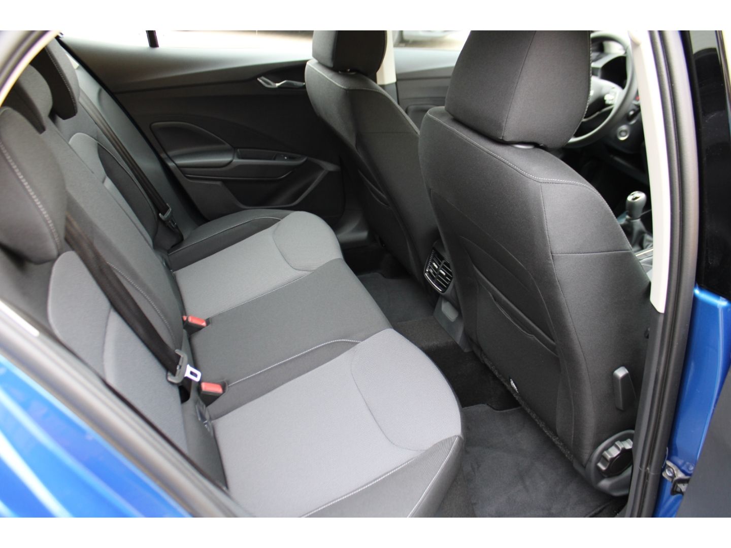 SKODA Fabia 1.0 TSI Sonderm. 130 Jahre LED GRA PDC RFK - Image 10