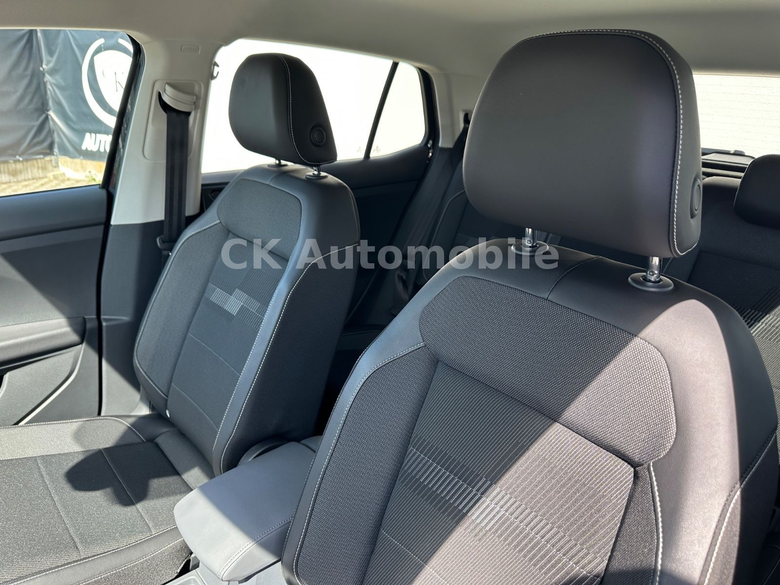 Fahrzeugabbildung Volkswagen T-Cross 1.0 TSI Style Highline DSG/LED/ACC/PDC