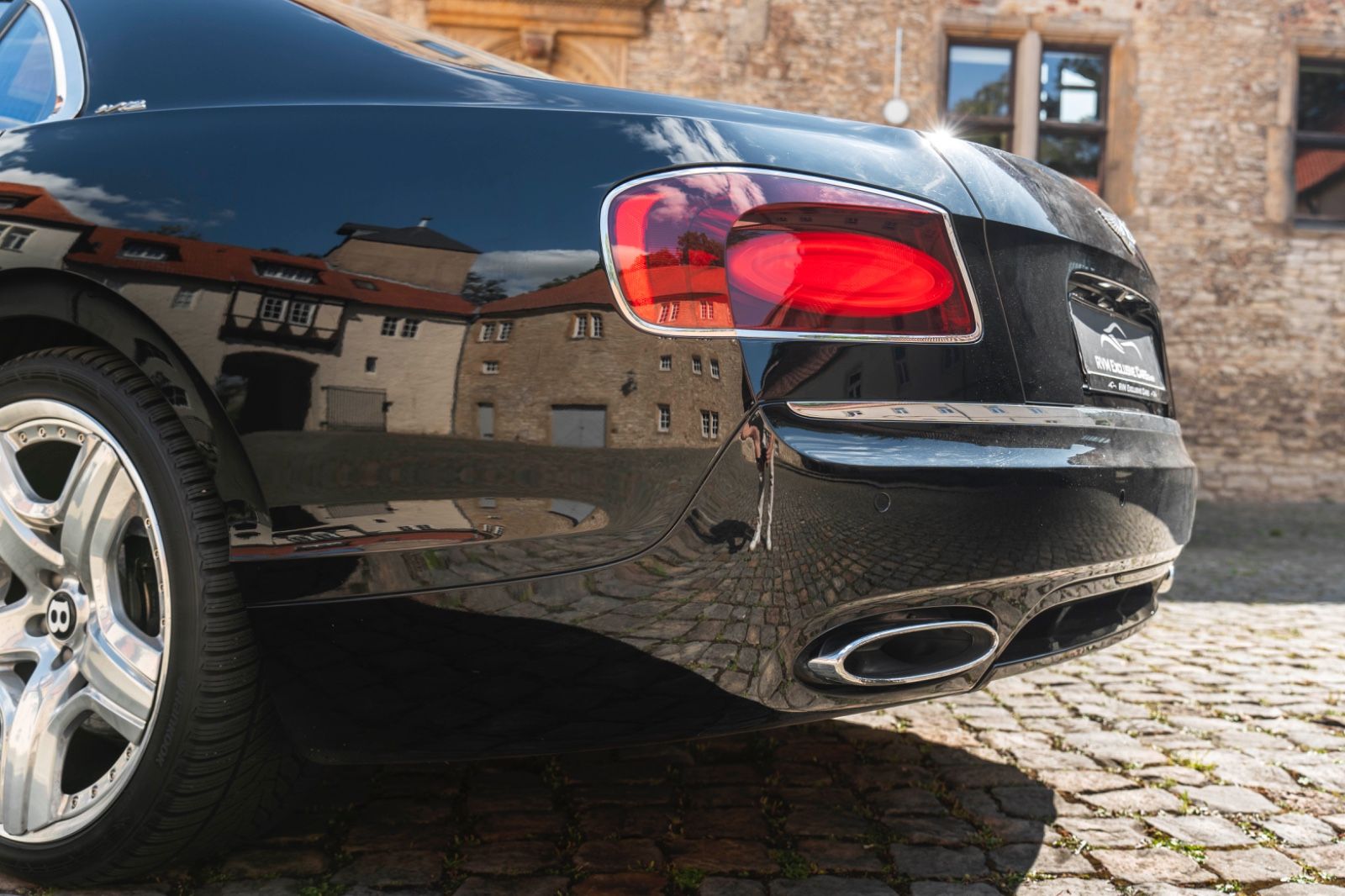 Fahrzeugabbildung Bentley Flying Spur 6.0 W12 Autom. Bixenon NAVI PDC KAM