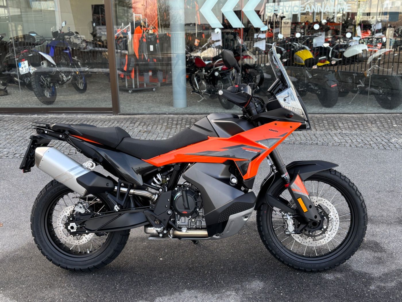Fahrzeugabbildung KTM 790 Adventure 2026 Tech Pack inclusive beide Far