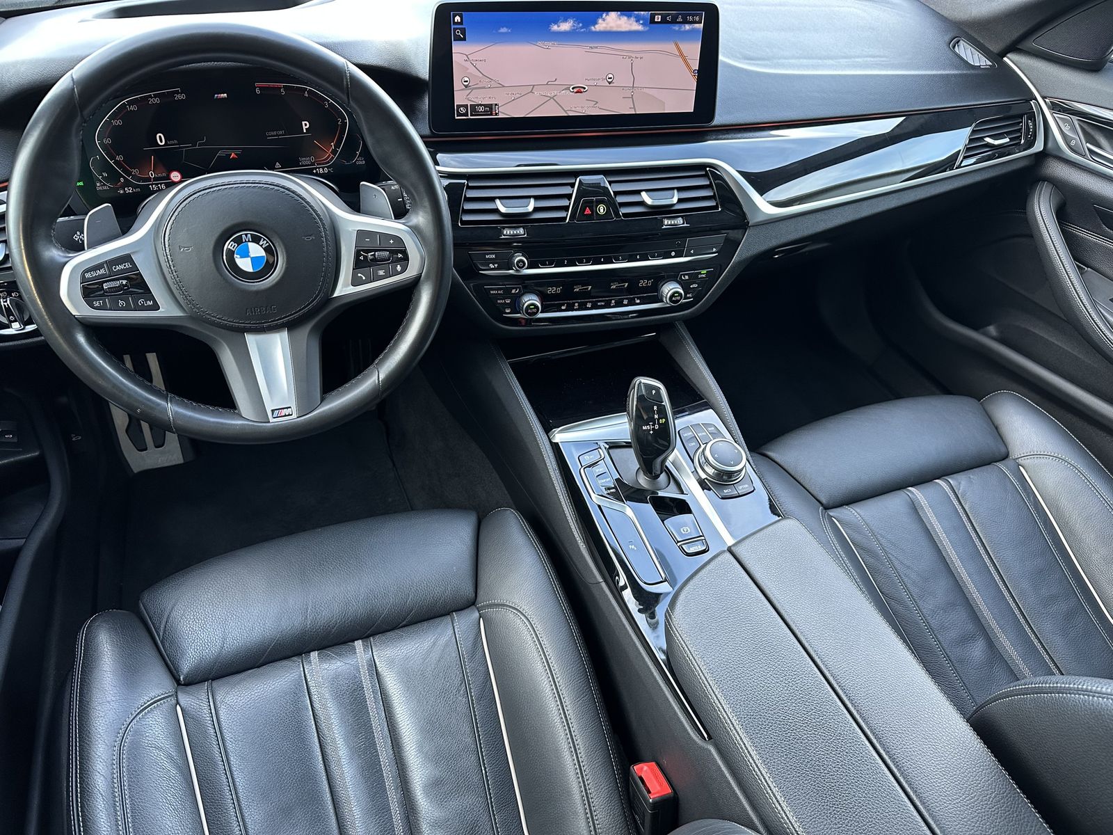 Fahrzeugabbildung BMW 530d Touring xDrive M-Sport NAV+LASER+AHK+PANORA