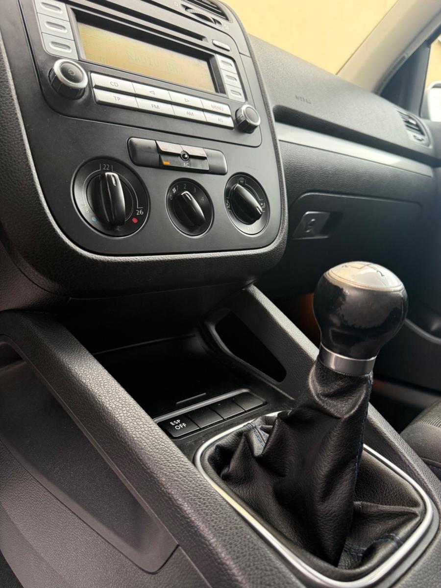 Volkswagen Golf V Lim. Tour 1.4 Zahnriemen TÜV SHZ PDC Alu