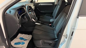 Volkswagen T-Roc - 10