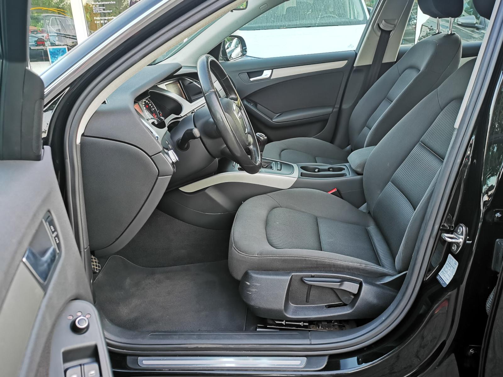 Audi A4 2010 — photo 8