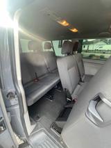 Volkswagen T5 Caravelle - graue Volkswagen T5 Caravelle