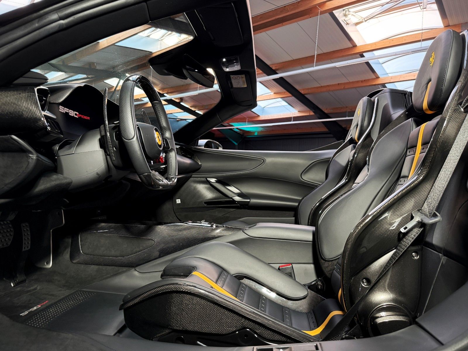 Fahrzeugabbildung Ferrari SF90 + Grigio Ferro + 2.257 km + Lift + Daytona