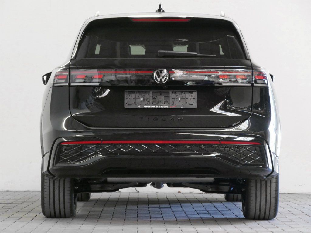 Fahrzeugabbildung Volkswagen Tiguan R-Line 1.5 TSI eHybrid DSG AHK