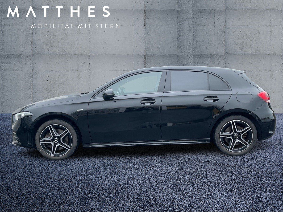 Fahrzeugabbildung Mercedes-Benz A 250 e AMG/Night/Kamera/LED/18''