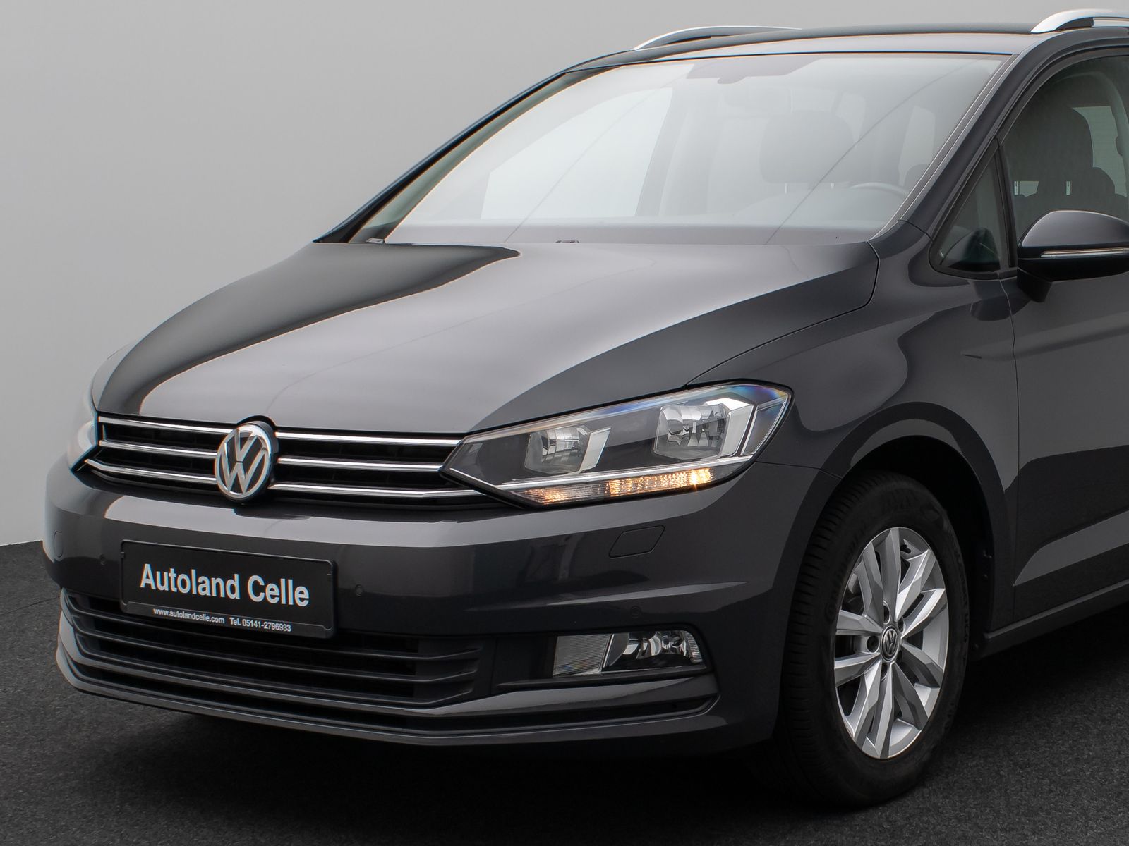 Fahrzeugabbildung Volkswagen Touran 2.0 TDI BMT Navi Stzhz ACC PDC AHK 8fach
