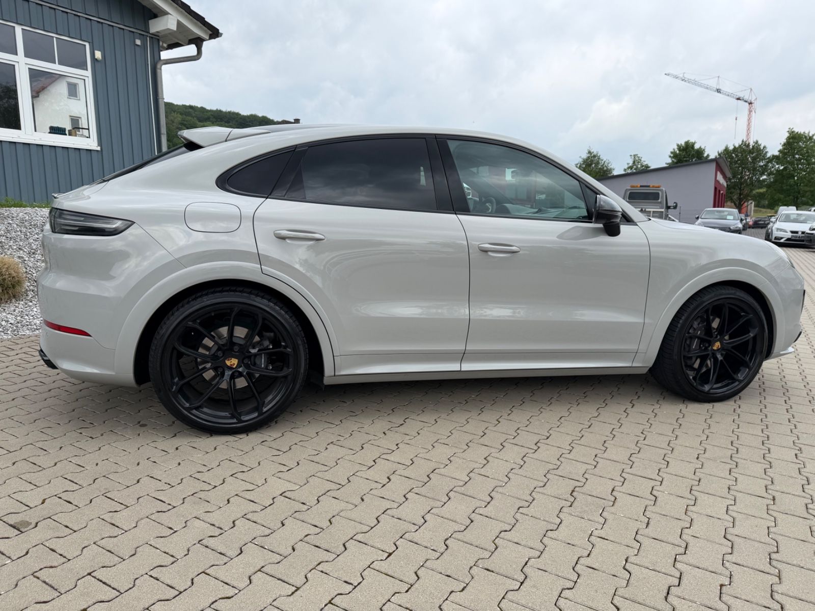 Fahrzeugabbildung Porsche Cayenne Coupe°Kreide°Sportpaket°AHK°Carbon°22Zol
