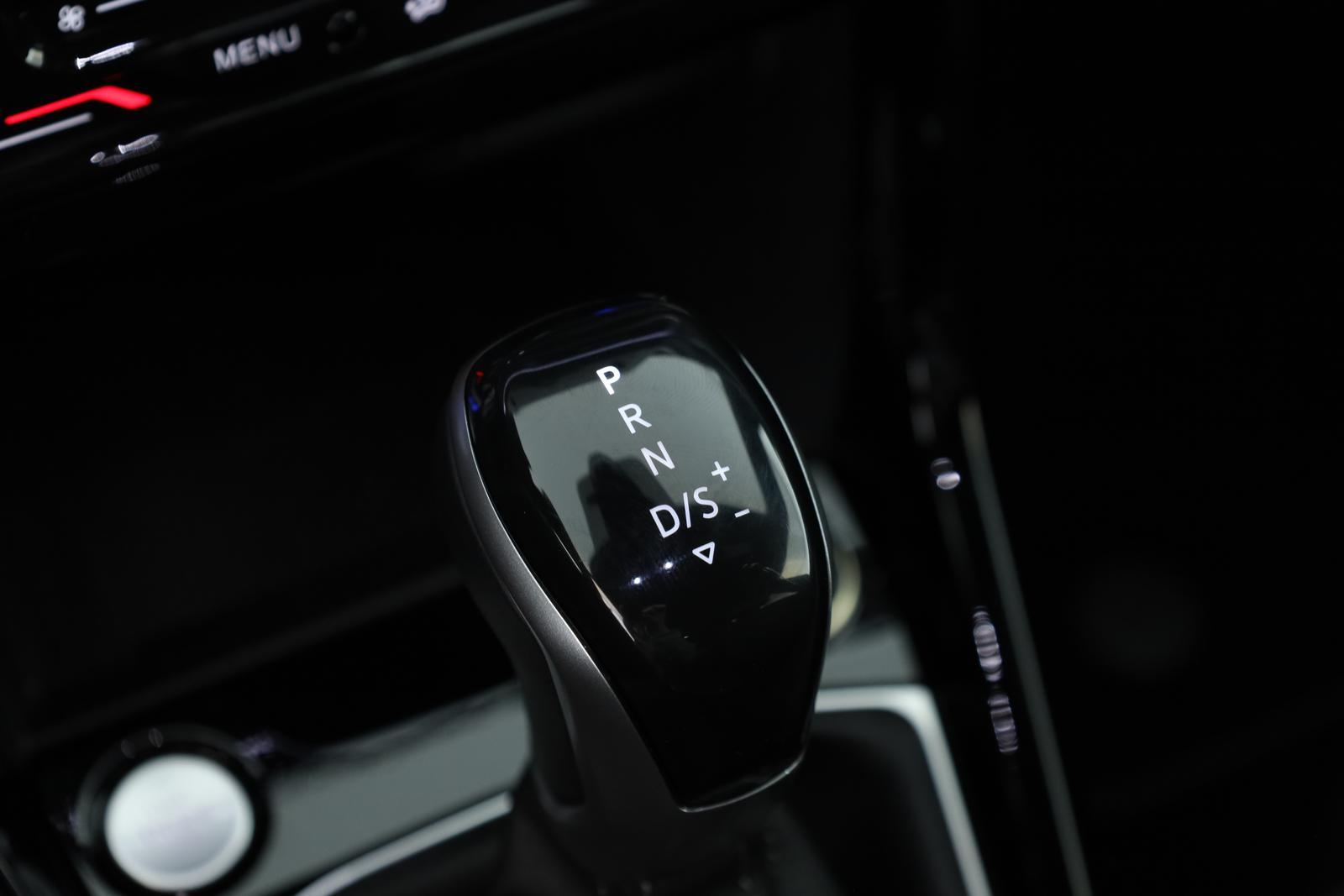 Volkswagen T-Cross 1.0 TSI DSG R-Line IQ.LIGHT Navi ACC Kam, миниатюра 13