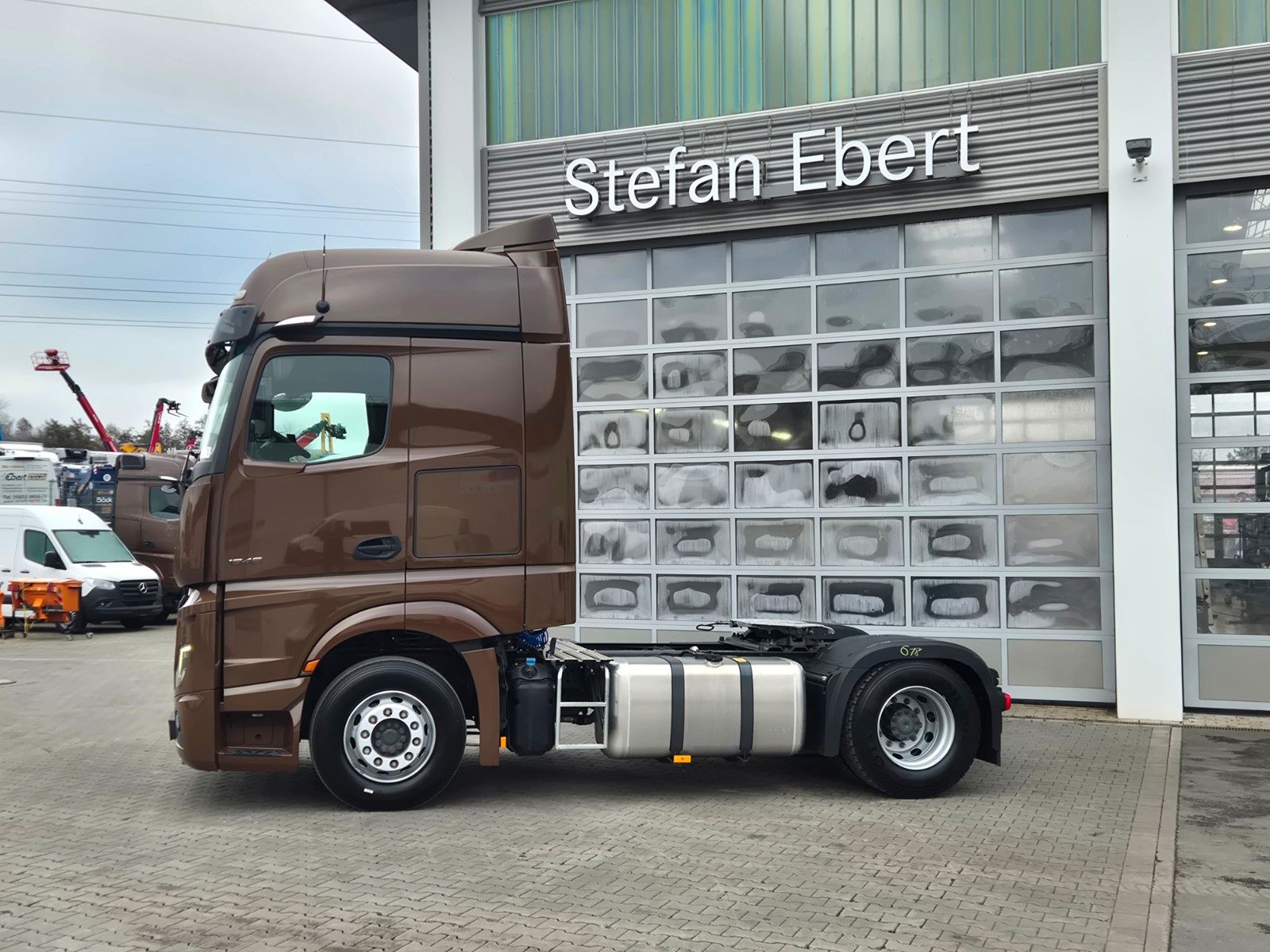 Fahrzeugabbildung Mercedes-Benz Actros 1848 LS Öl-Retarder Standklima BigSpace