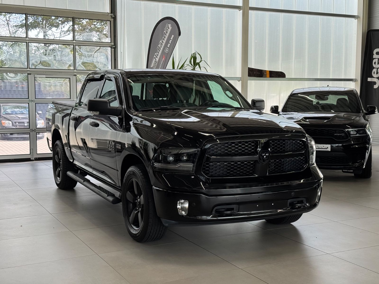Fahrzeugabbildung Dodge RAM 1500 Classic Black Edition LPG LED TOP