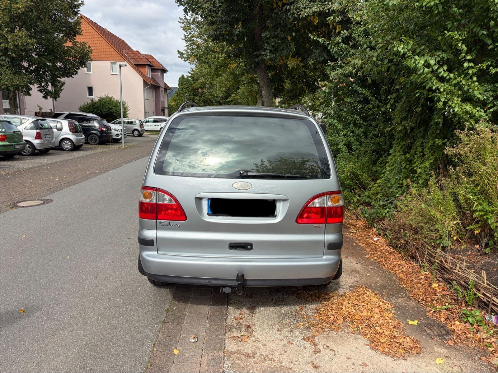 Ford Galaxy 2005 — engine 116 HP (85kW)