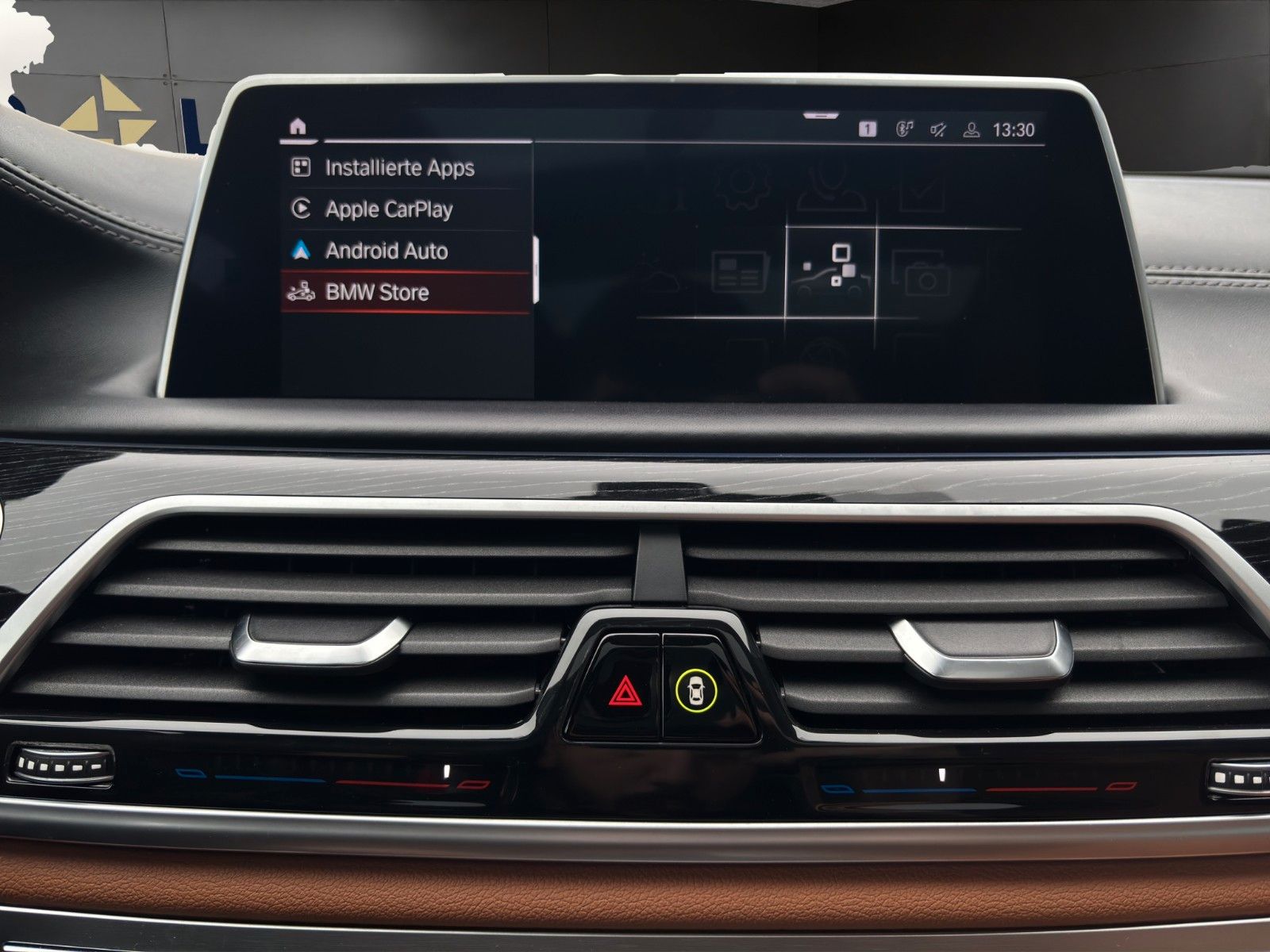 Fahrzeugabbildung BMW 750Li xDrive HUD/Skylounge/H&K/Massage/Luftf.