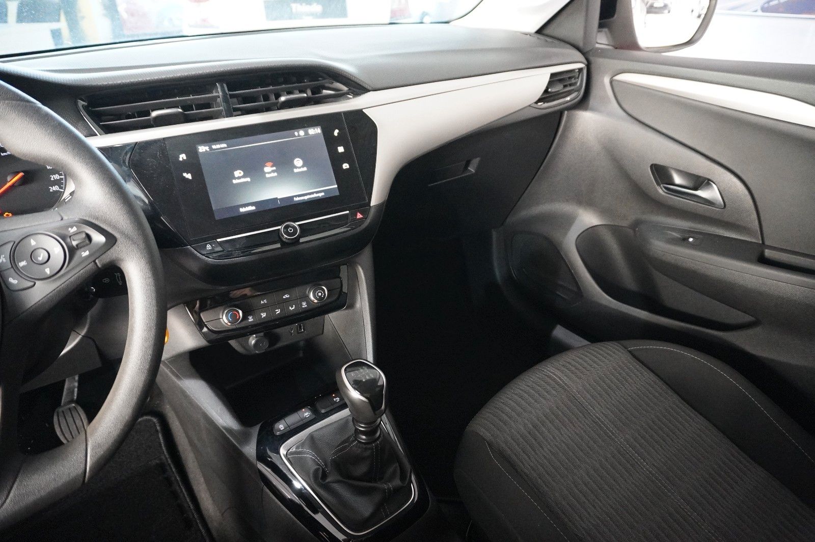 Fahrzeugabbildung Opel Corsa F 1.2 EDITION NAVI/LED/KAMERA/TEMP./SPORT